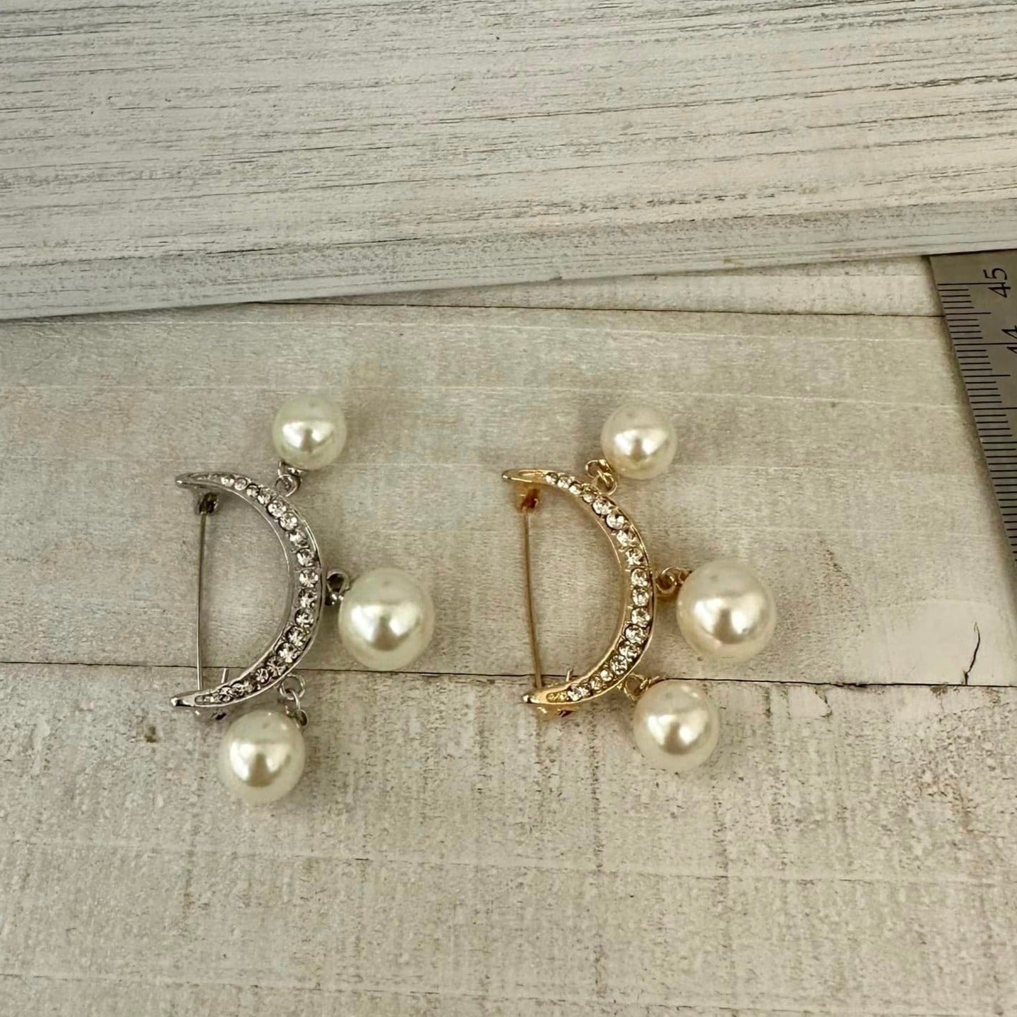 Half Moon Pearl Buckle Pins