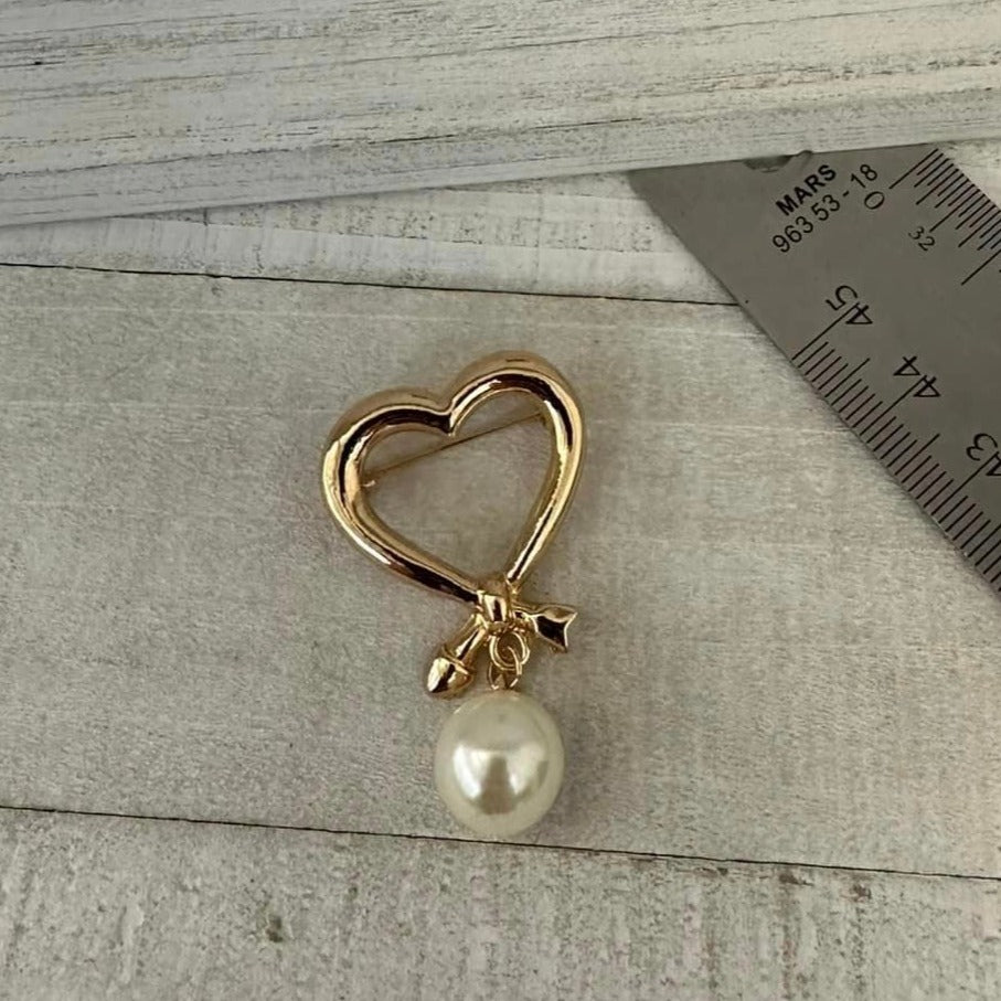 Heart Pearl Buckle Pins